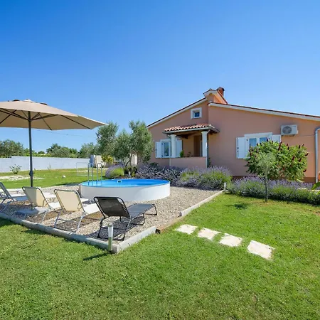 Holiday home 3 Bedroom Pet Friendly In *