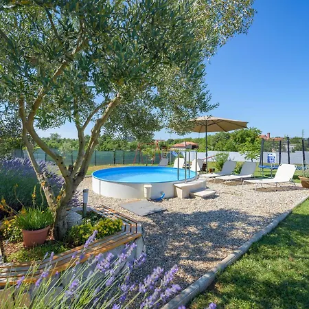 Holiday home 3 Bedroom Pet Friendly In