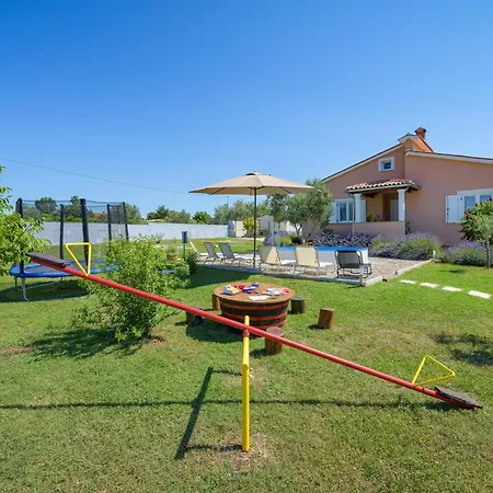 Holiday home 3 Bedroom Pet Friendly In Bibici
