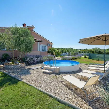 3 Bedroom Pet Friendly In