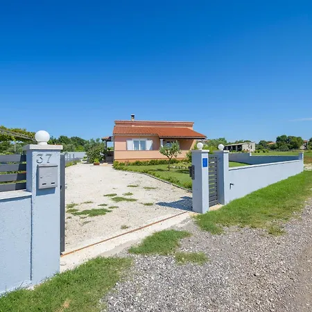 3 Bedroom Pet Friendly In Holiday home *
