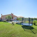 Three-bedroom In Feriehus Bibici