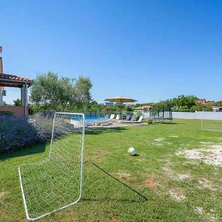Three-bedroom In * Bibici